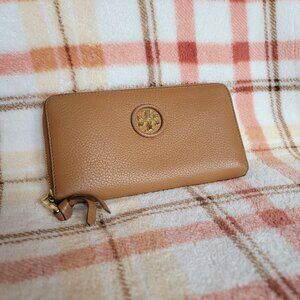 Tory Burch Pebbled Leather Zip Wallet